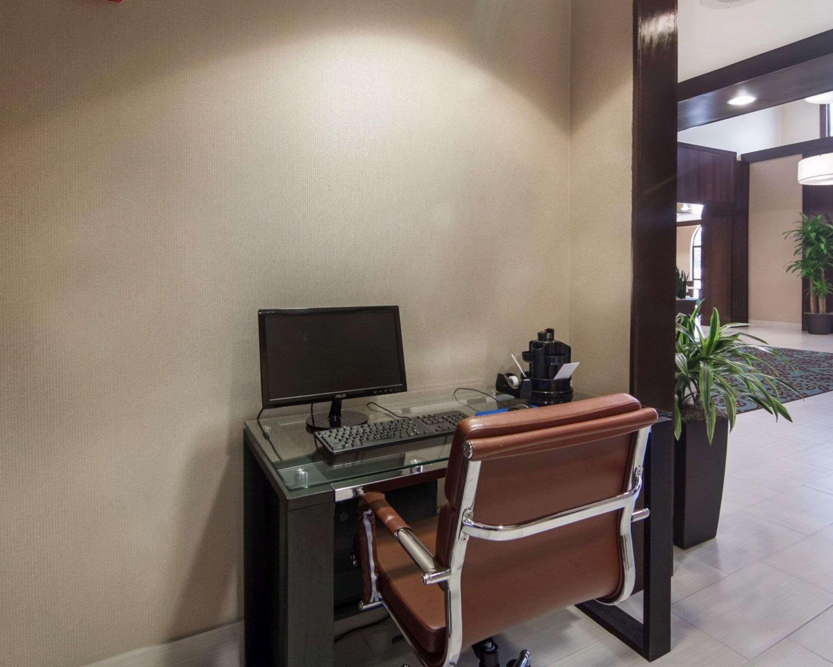 Comfort Suites Houston West At Clay Road Exteriér fotografie